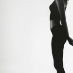 Silueta artística de una mujer en el evento M4XIM en Open-Minded Club