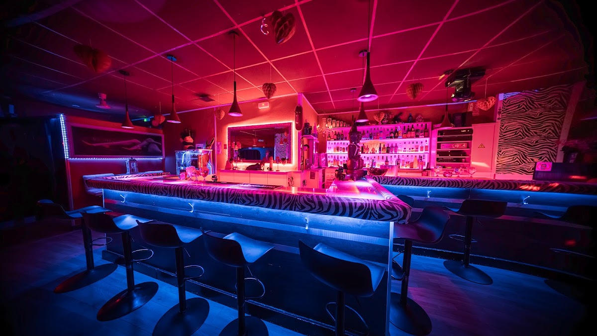 El Escondite Swinger Club